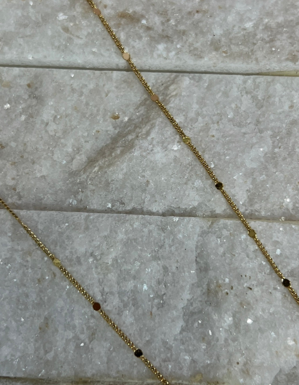 Qamr necklace
