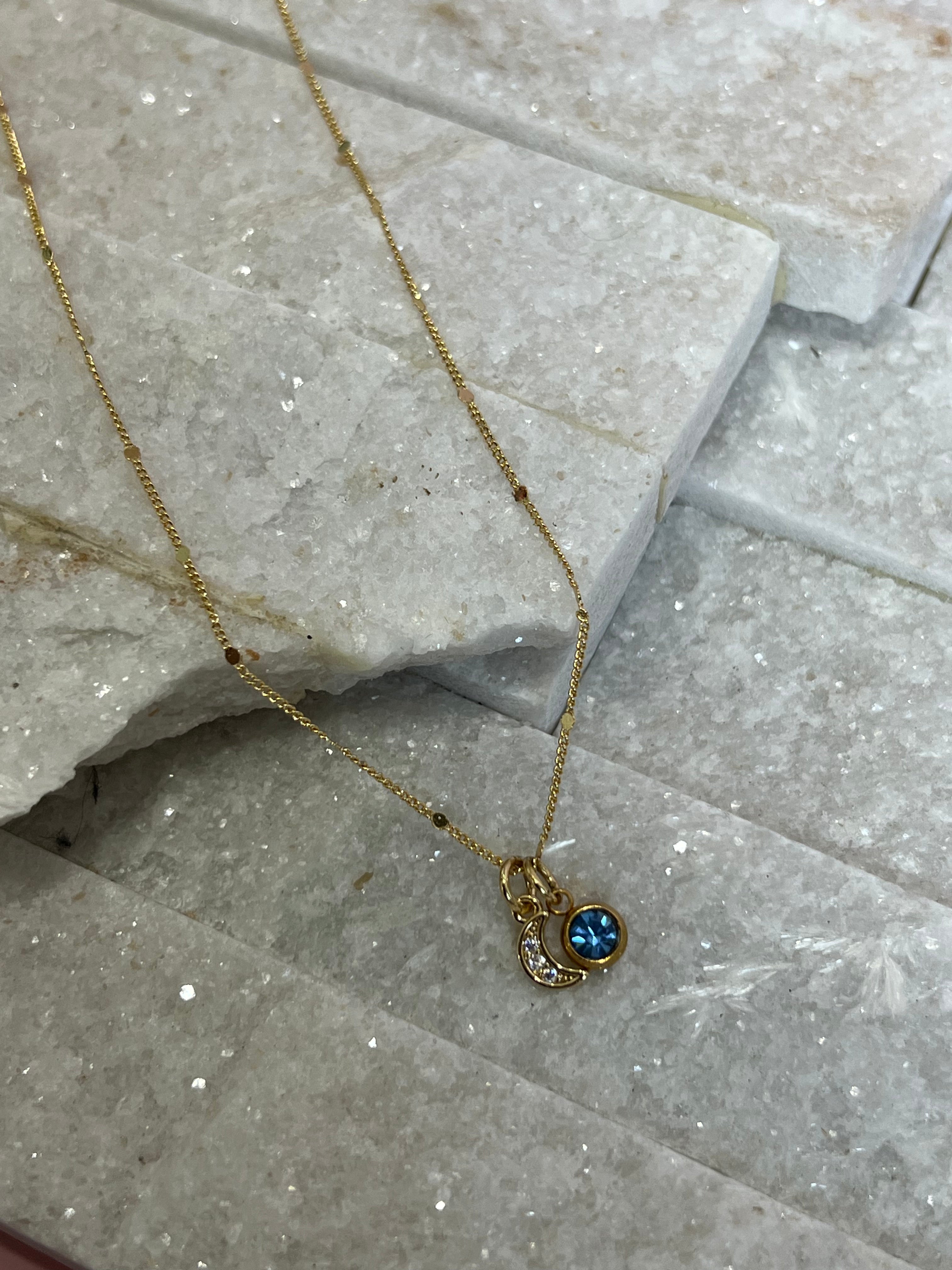Qamr necklace