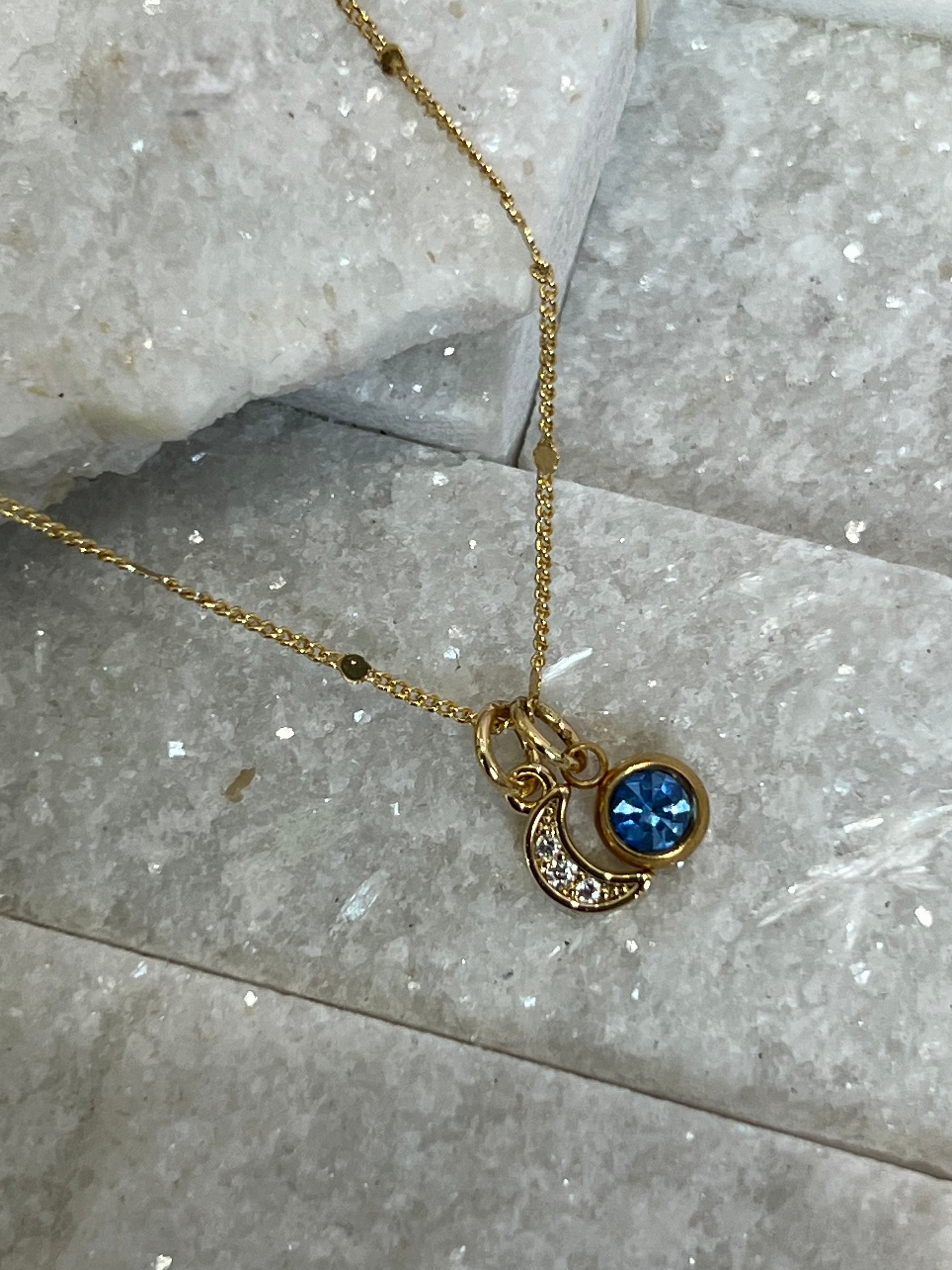 Qamr necklace